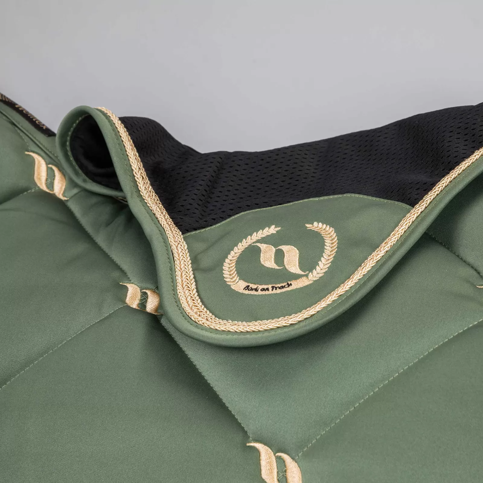Store Back On Track Night Collection Bonnet Cheval Bonnet Cheval
